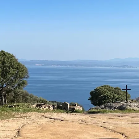 à Poggiale De Figari