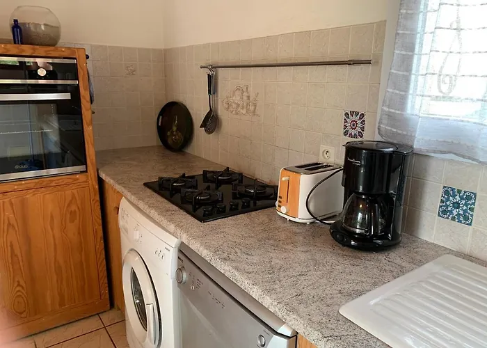 A Poggiale De * Figari (Corsica)